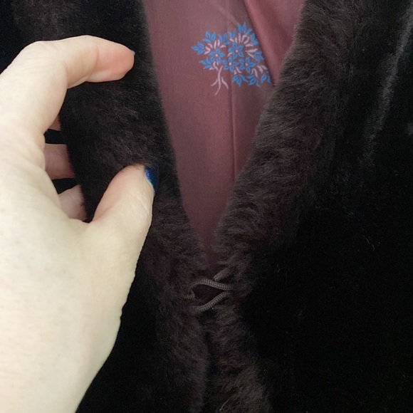 SOLD 1960s vintage, lined faux fur coat - Picture 4 of 4